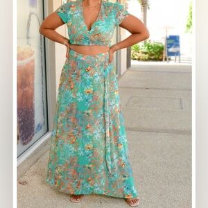 SHEIN- NWOT Tropical Floral Two-Piece Skirt Set Size Large